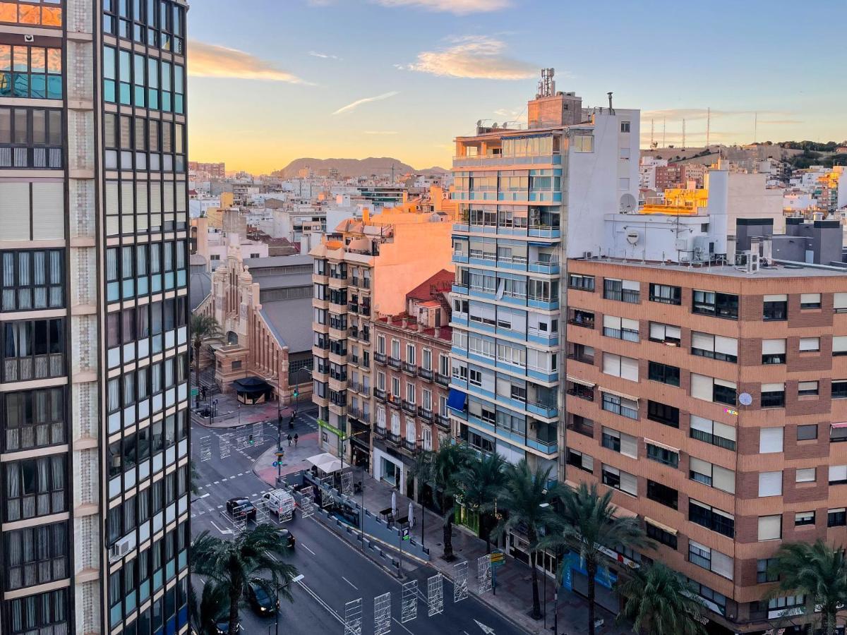 Amplio Apartamento En Pleno Corazon De Alicante Exterior foto
