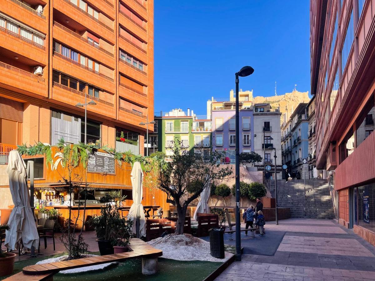 Amplio Apartamento En Pleno Corazon De Alicante Exterior foto